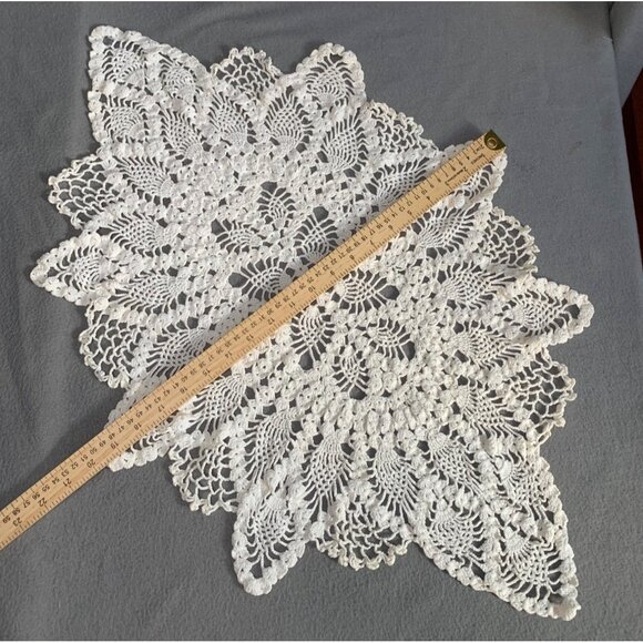 Vintage Hand-Crocheted Leaf-Shaped Lace Doily Table Decor 29"x20" - Picture 5 of 7